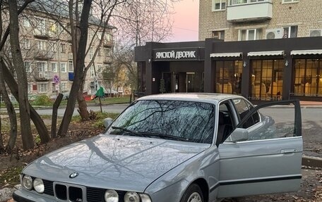 BMW 5 серия, 1990 год, 325 000 рублей, 1 фотография