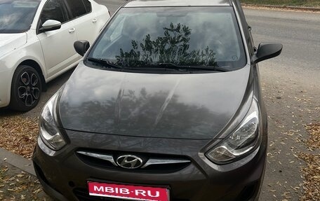 Hyundai Solaris II рестайлинг, 2011 год, 680 000 рублей, 1 фотография