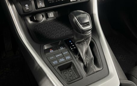 Toyota RAV4, 2020 год, 2 439 900 рублей, 17 фотография