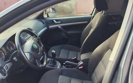 Skoda Octavia, 2011 год, 750 000 рублей, 8 фотография