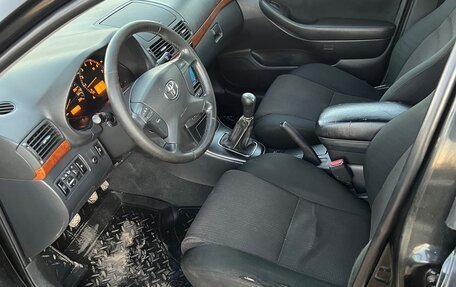 Toyota Avensis III рестайлинг, 2006 год, 720 000 рублей, 11 фотография