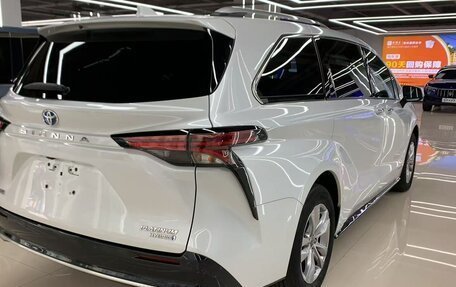 Toyota Sienna, 2022 год, 7 850 000 рублей, 11 фотография