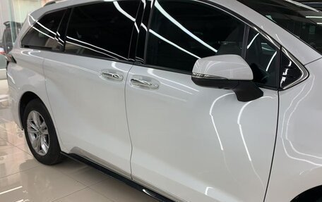 Toyota Sienna, 2022 год, 7 850 000 рублей, 14 фотография