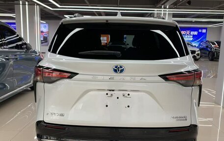 Toyota Sienna, 2022 год, 7 850 000 рублей, 10 фотография