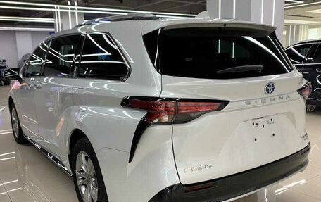 Toyota Sienna, 2022 год, 7 850 000 рублей, 9 фотография
