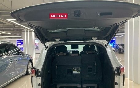 Toyota Sienna, 2022 год, 7 850 000 рублей, 16 фотография