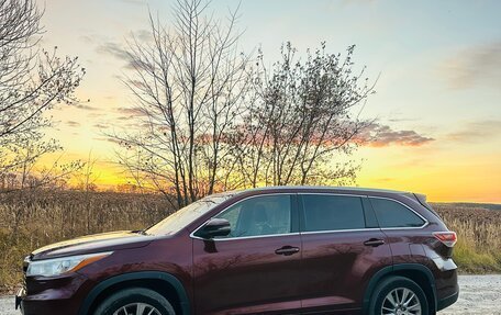 Toyota Highlander III, 2014 год, 2 800 000 рублей, 3 фотография