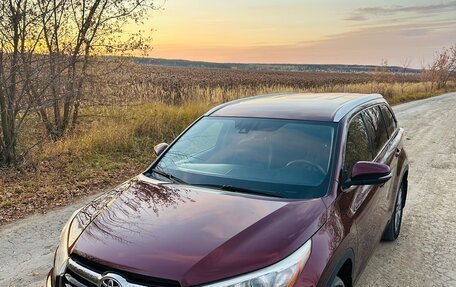 Toyota Highlander III, 2014 год, 2 800 000 рублей, 2 фотография
