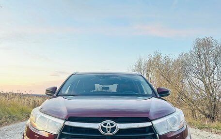 Toyota Highlander III, 2014 год, 2 800 000 рублей, 6 фотография