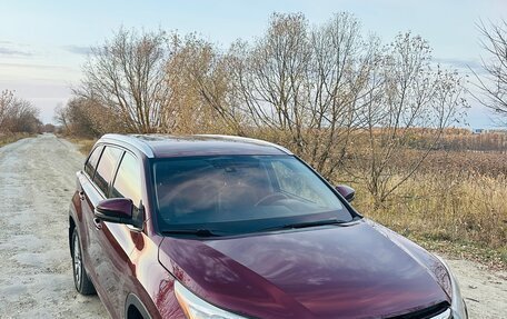 Toyota Highlander III, 2014 год, 2 800 000 рублей, 7 фотография