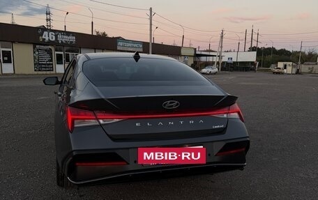 Hyundai Elantra, 2023 год, 2 400 000 рублей, 4 фотография