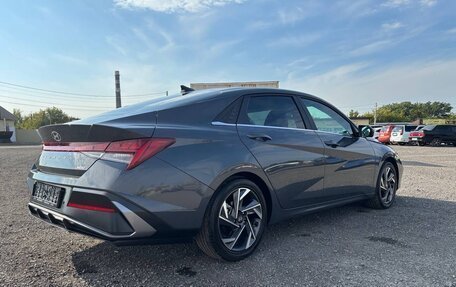 Hyundai Elantra, 2023 год, 2 400 000 рублей, 12 фотография
