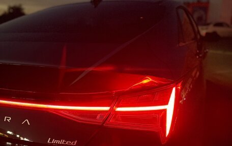 Hyundai Elantra, 2023 год, 2 400 000 рублей, 19 фотография