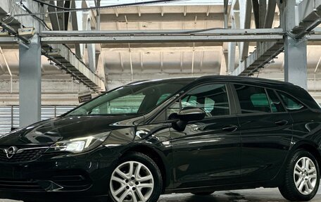 Opel Astra K рестайлинг, 2021 год, 1 300 000 рублей, 2 фотография