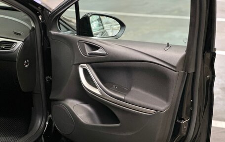 Opel Astra K рестайлинг, 2021 год, 1 300 000 рублей, 28 фотография