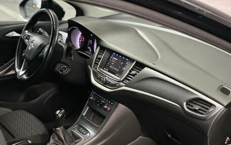 Opel Astra K рестайлинг, 2021 год, 1 300 000 рублей, 29 фотография