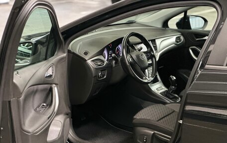 Opel Astra K рестайлинг, 2021 год, 1 300 000 рублей, 36 фотография