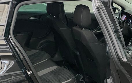 Opel Astra K рестайлинг, 2021 год, 1 300 000 рублей, 33 фотография