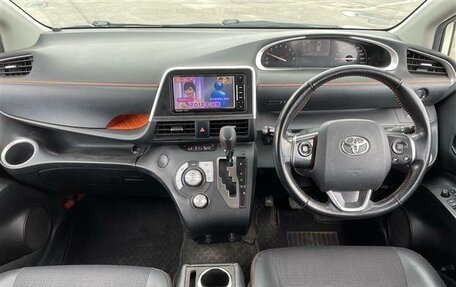 Toyota Sienta II, 2022 год, 1 080 000 рублей, 8 фотография