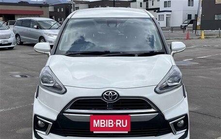 Toyota Sienta II, 2022 год, 1 080 000 рублей, 2 фотография