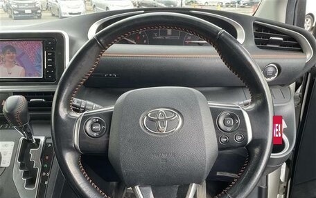 Toyota Sienta II, 2022 год, 1 080 000 рублей, 9 фотография