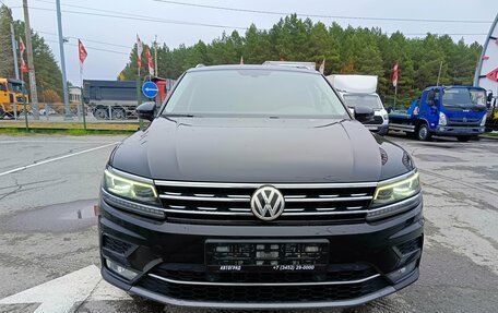 Volkswagen Tiguan II, 2017 год, 2 249 995 рублей, 2 фотография
