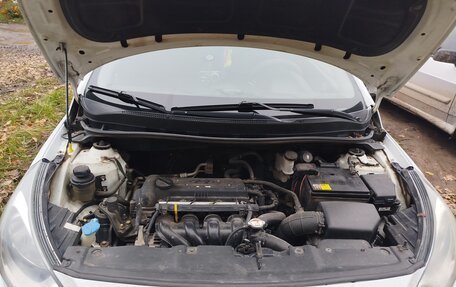 Hyundai Solaris II рестайлинг, 2013 год, 680 000 рублей, 14 фотография