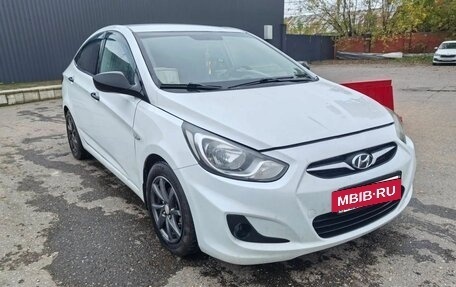Hyundai Solaris II рестайлинг, 2013 год, 680 000 рублей, 22 фотография