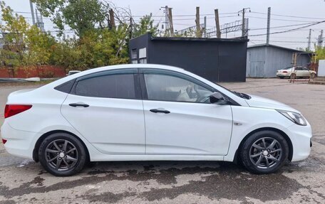 Hyundai Solaris II рестайлинг, 2013 год, 680 000 рублей, 25 фотография