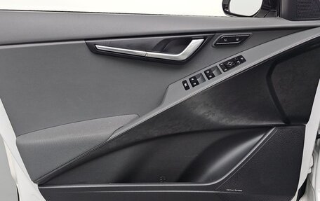 KIA Niro, 2023 год, 1 932 000 рублей, 22 фотография