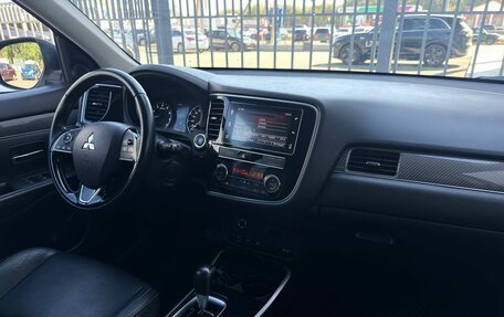 Mitsubishi Outlander III рестайлинг 3, 2019 год, 1 999 000 рублей, 15 фотография