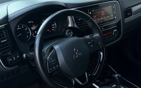 Mitsubishi Outlander III рестайлинг 3, 2019 год, 1 999 000 рублей, 18 фотография