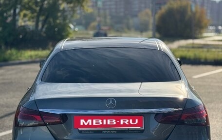 Mercedes-Benz E-Класс, 2022 год, 5 000 000 рублей, 4 фотография