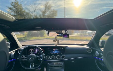 Mercedes-Benz E-Класс, 2022 год, 5 000 000 рублей, 11 фотография