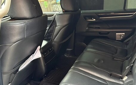 Lexus LX III, 2017 год, 5 800 000 рублей, 7 фотография