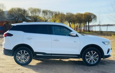Geely Atlas, 2024 год, 2 300 000 рублей, 5 фотография