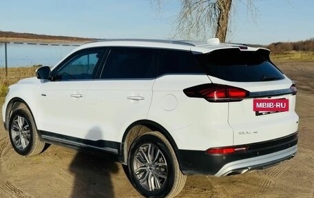 Geely Atlas, 2024 год, 2 300 000 рублей, 3 фотография