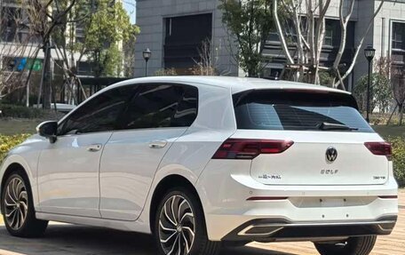 Volkswagen Golf VIII, 2023 год, 2 020 000 рублей, 3 фотография