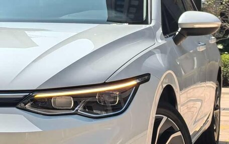 Volkswagen Golf VIII, 2023 год, 2 020 000 рублей, 8 фотография
