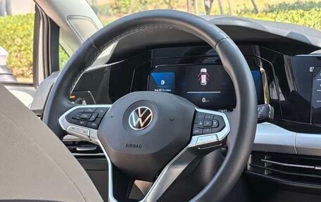 Volkswagen Golf VIII, 2023 год, 2 020 000 рублей, 9 фотография