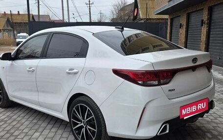 KIA Rio IV, 2022 год, 1 680 000 рублей, 3 фотография