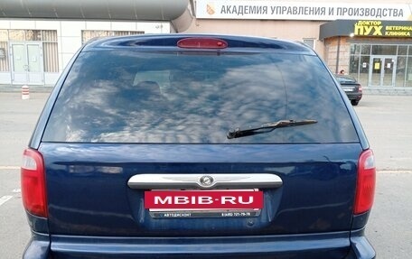 Chrysler Town & Country IV, 2003 год, 720 000 рублей, 2 фотография