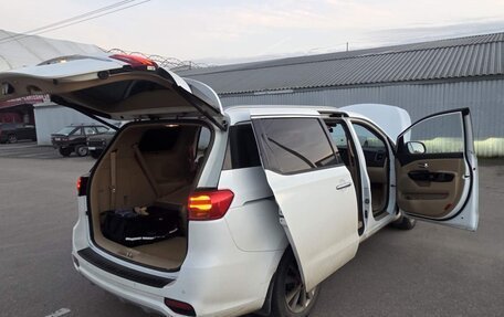 KIA Carnival III, 2020 год, 3 200 000 рублей, 6 фотография