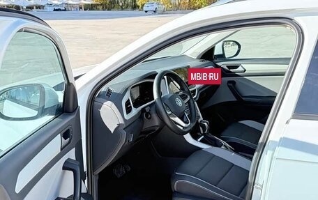 Volkswagen T-Roc I, 2023 год, 2 103 000 рублей, 5 фотография