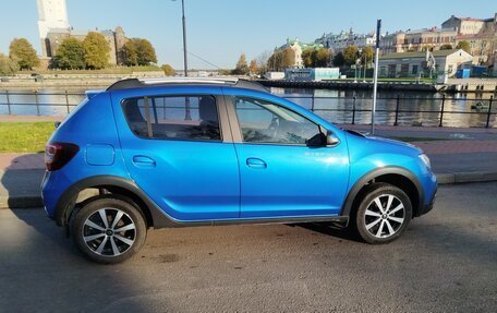 Renault Sandero II рестайлинг, 2022 год, 1 400 000 рублей, 2 фотография