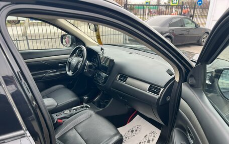 Mitsubishi Outlander III рестайлинг 3, 2012 год, 1 399 999 рублей, 13 фотография