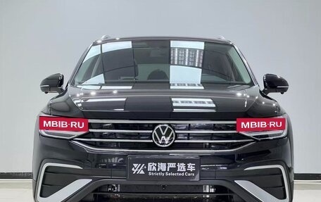 Volkswagen Tiguan II, 2023 год, 2 330 000 рублей, 2 фотография