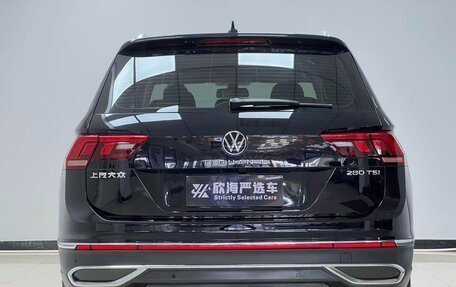 Volkswagen Tiguan II, 2023 год, 2 330 000 рублей, 7 фотография