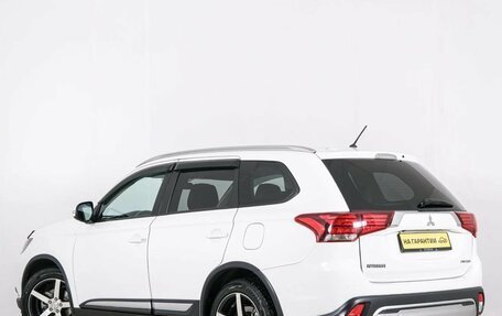 Mitsubishi Outlander III рестайлинг 3, 2015 год, 1 999 000 рублей, 5 фотография