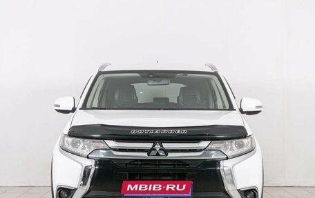 Mitsubishi Outlander III рестайлинг 3, 2015 год, 1 999 000 рублей, 3 фотография